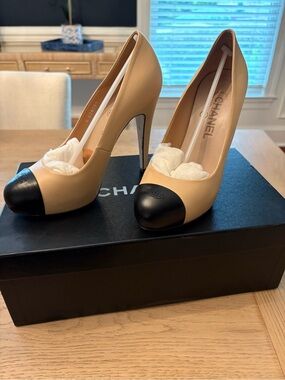 CHANEL | Shoes | Vintage Chanel Canvas Travel Line Heels | Poshmark